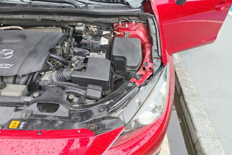 Used Mazda 3 Axela 2014 Sedan 1.5L Manual Comfort Model Engine Bay Left