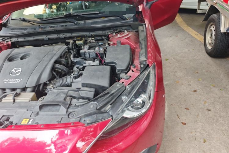 Used Mazda 3 Axela 2014 Hatchback 2.0L Automatic Sport Model Engine Bay Left