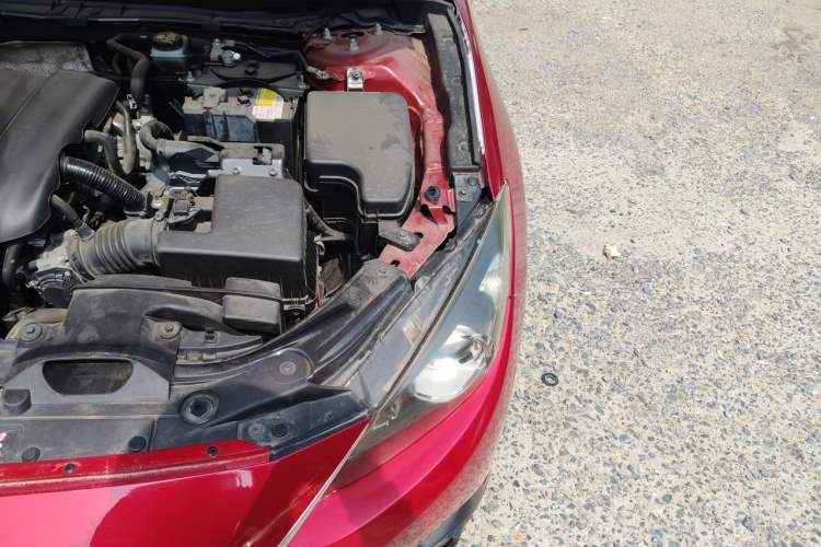 Used Mazda 3 Axela 2014 Sedan 1.5L Automatic Luxury Model Engine Bay Left