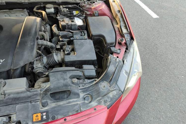 Used Mazda 3 Axela 2014 Sedan 1.5L Manual Comfort Model Engine Bay Left