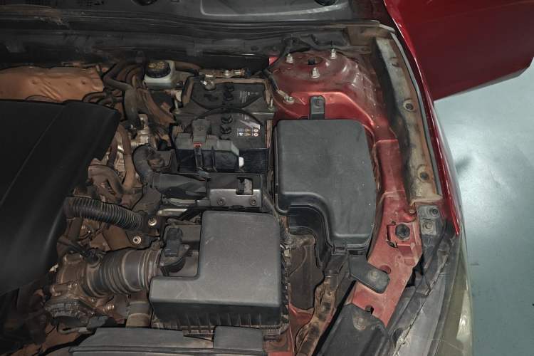 Used Mazda 3 Axela 2014 Sedan 1.5L Automatic Luxury Model Engine Bay Left