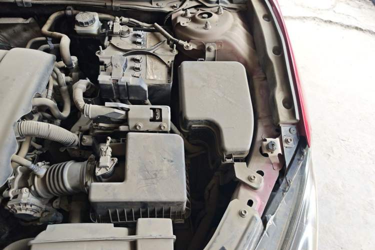 Used Mazda 3 Axela 2014 Sedan 1.5L Automatic Comfort Model Engine Bay Left