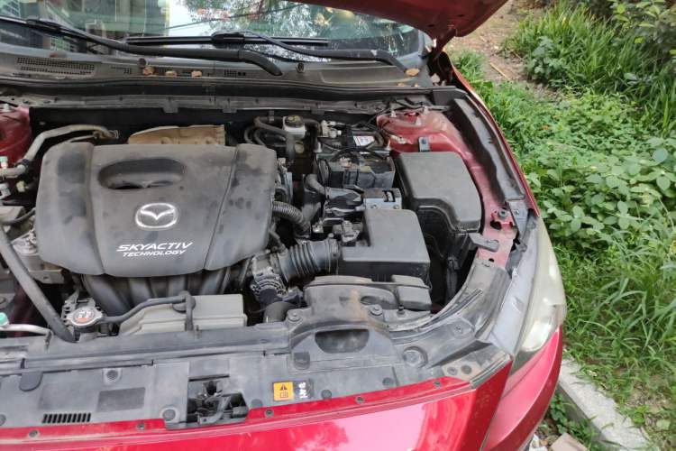 Used Mazda 3 Axela 2014 Sedan 1.5L Automatic Luxury Model Engine Bay Left