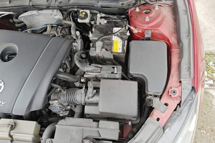 Used Mazda 3 Axela 2014 Sedan 2.0L Automatic Sport Model Engine Bay Left