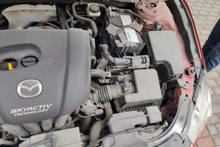 Used Mazda 3 Axela 2014 Sedan 1.5L Automatic Luxury Model Engine Bay Left