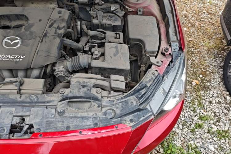 Used Mazda 3 Axela 2014 Sedan 1.5L Automatic Luxury Model Engine Bay Left