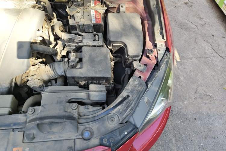 Used Mazda 3 Axela 2014 Sedan 1.5L Automatic Luxury Model Engine Bay Left