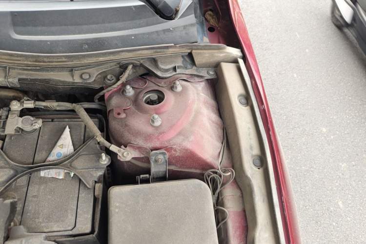 Used Mazda 3 Axela 2014 Sedan 1.5L Automatic Comfort Model Engine Bay Left