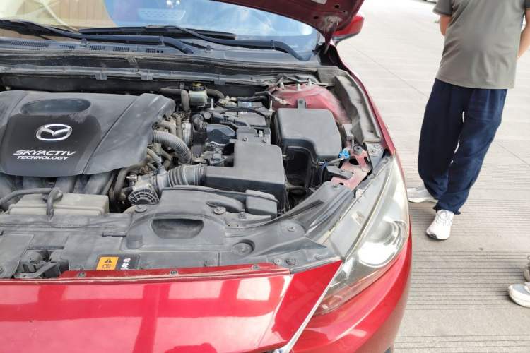 Used Mazda 3 Axela 2014 Sedan 1.5L Automatic Comfort Model Engine Bay Left