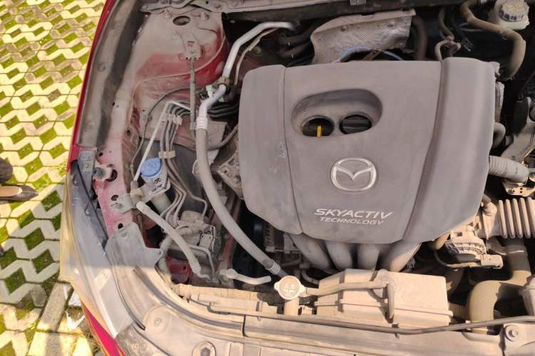 Used Mazda 3 Axela 2014 Sedan 1.5L Automatic Comfort Model Engine Bay Right