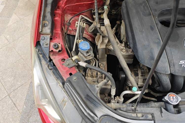 Used Mazda 3 Axela 2014 Sedan 1.5L Automatic Luxury Model Engine Bay Right
