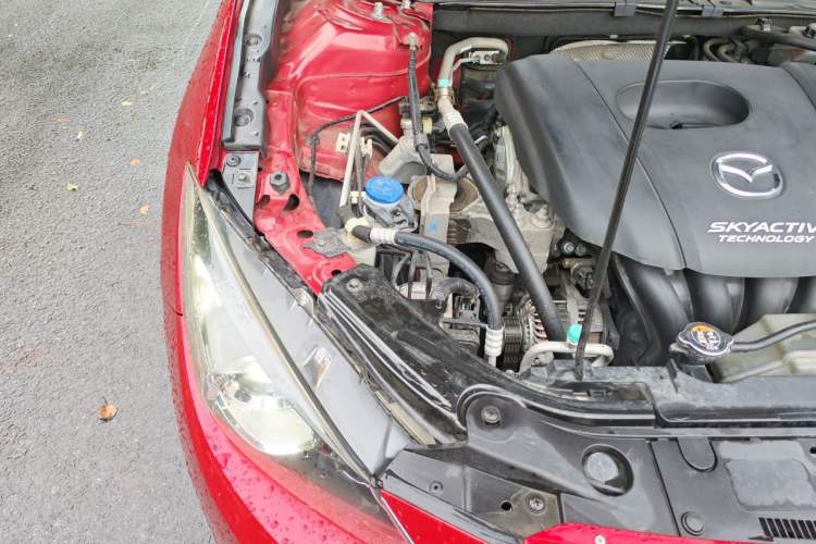 Used Mazda 3 Axela 2014 Sedan 1.5L Manual Comfort Model Engine Bay Right
