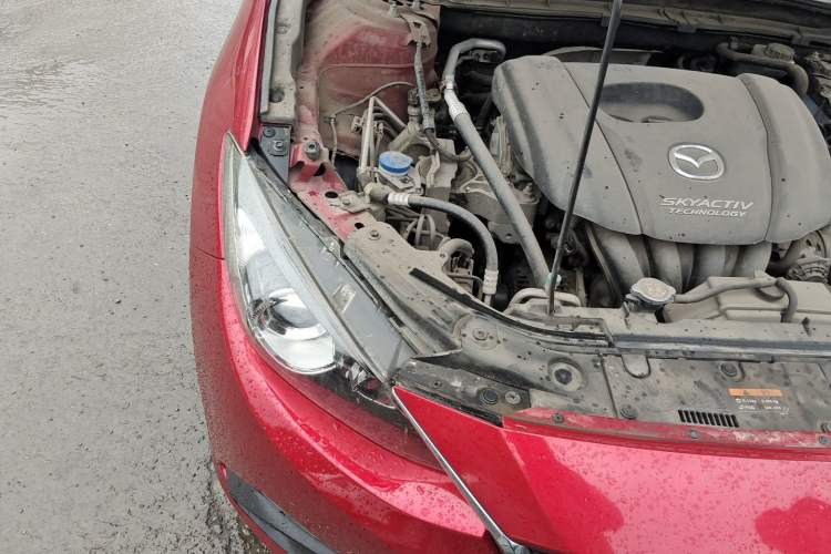 Used Mazda 3 Axela 2014 Sedan 1.5L Manual Comfort Model Engine Bay Right