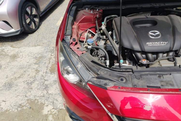 Used Mazda 3 Axela 2014 Sedan 1.5L Automatic Luxury Model Engine Bay Right