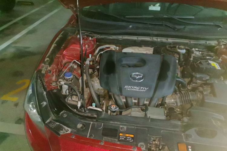 Used Mazda 3 Axela 2014 Sedan 1.5L Manual Comfort Model Engine Bay Right