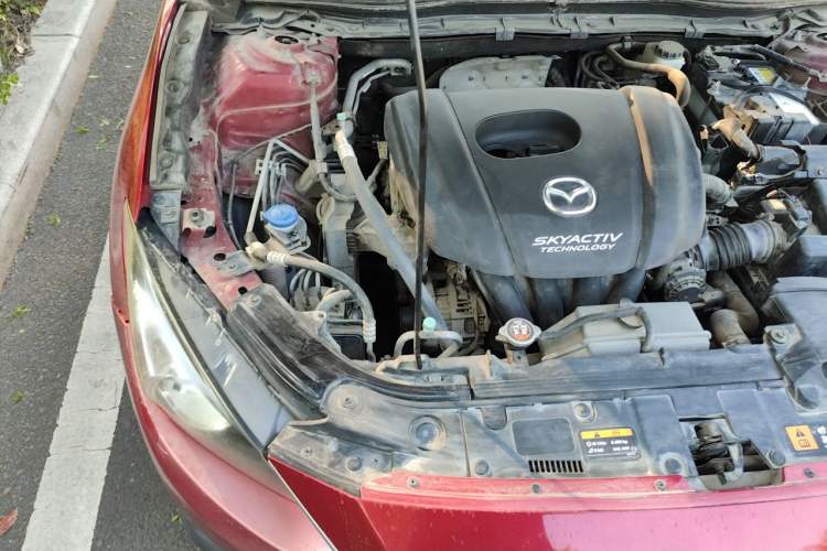 Used Mazda 3 Axela 2014 Sedan 1.5L Manual Comfort Model Engine Bay Right