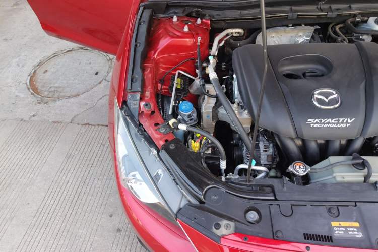 Used Mazda 3 Axela 2014 Sedan 1.5L Automatic Comfort Model Engine Bay Right