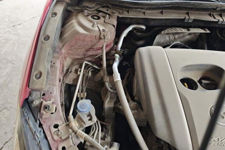 Used Mazda 3 Axela 2014 Sedan 1.5L Automatic Comfort Model Engine Bay Right
