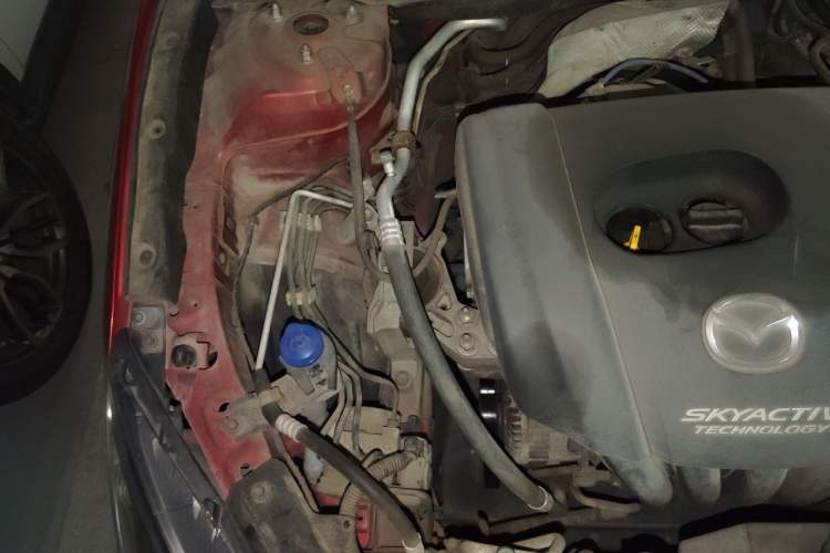 Used Mazda 3 Axela 2014 Sedan 1.5L Automatic Comfort Model Engine Bay Right