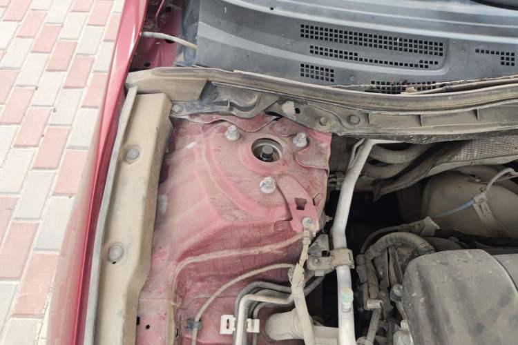 Used Mazda 3 Axela 2014 Sedan 1.5L Automatic Comfort Model Engine Bay Right