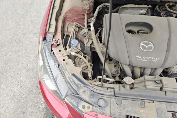 Used Mazda 3 Axela 2014 Sedan 1.5L Automatic Luxury Model Engine Bay Right