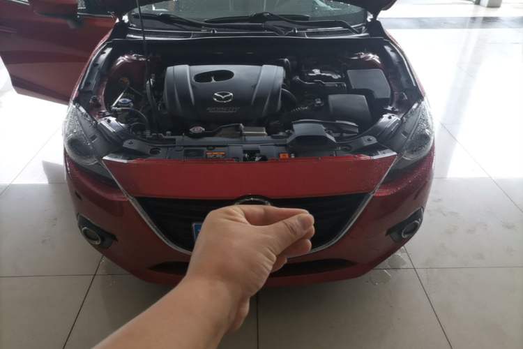 Used Mazda 3 Axela 2014 Hatchback 2.0L Automatic Flagship Model Engine Bay