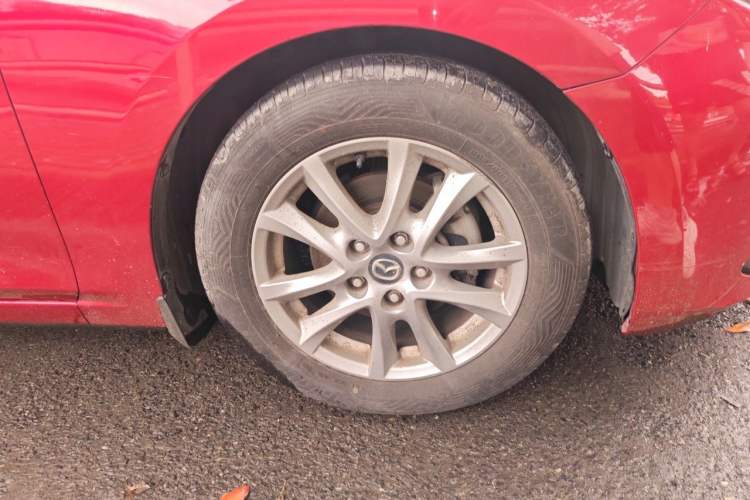 Used Mazda 3 Axela 2014 Sedan 1.5L Manual Comfort Model Exterior 1