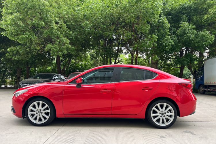 Used Mazda 3 Axela 2014 Sedan 2.0L Automatic Sport Model Exterior 1