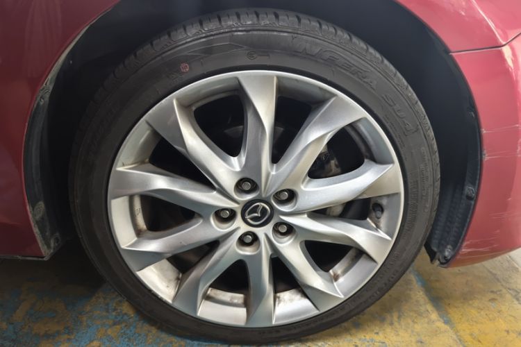 Used Mazda 3 Axela 2014 Sedan 2.0L Automatic Sport Model Exterior 2