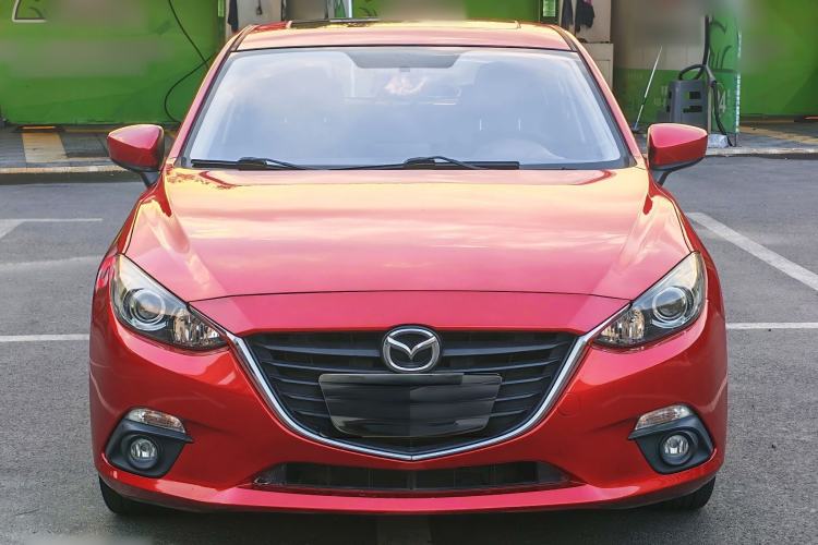 Used Mazda 3 Axela 2014 Hatchback 1.5L Automatic Luxury Model Exterior 3