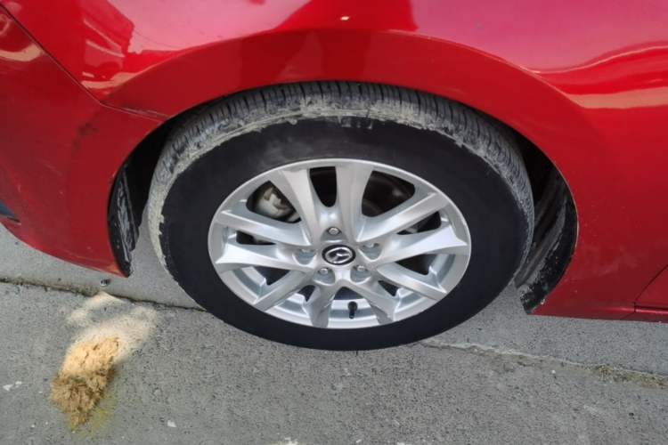 Used Mazda 3 Axela 2014 Sedan 1.5L Manual Comfort Model Exterior 4