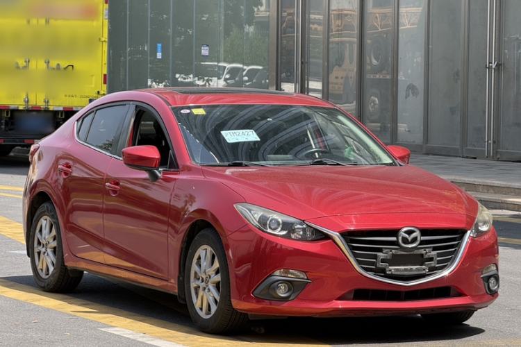 Used Mazda 3 Axela 2014 Sedan 1.5L Automatic Luxury Model Exterior 4