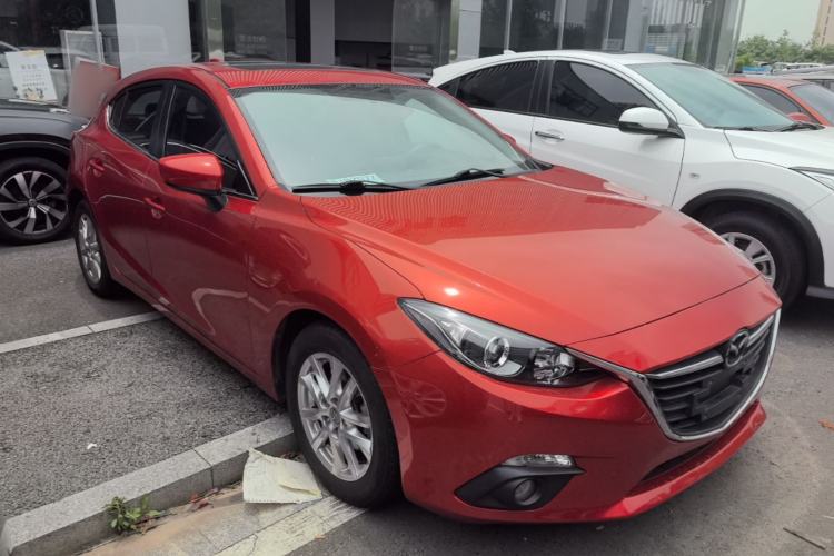 Used Mazda 3 Axela 2014 Hatchback 1.5L Automatic Luxury Model Front Right 45 Deg