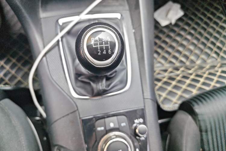 Used Mazda 3 Axela 2014 Sedan 1.5L Manual Comfort Model Gear Lever