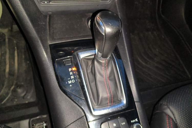 Used Mazda 3 Axela 2014 Hatchback 2.0L Automatic Flagship Model Gear Lever