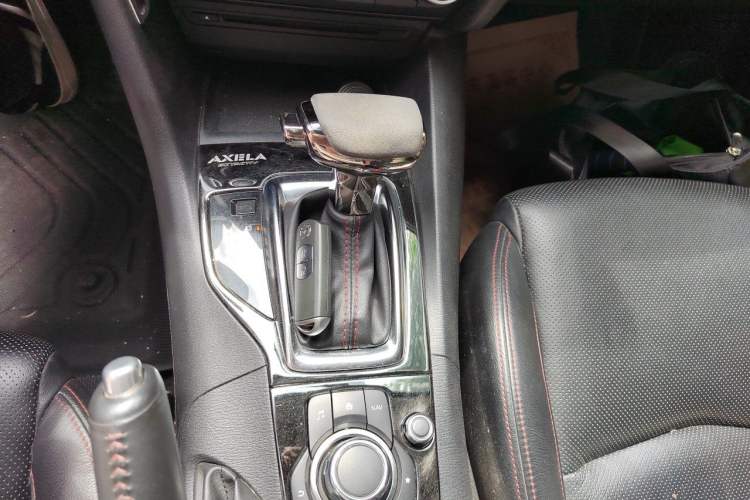 Used Mazda 3 Axela 2014 Hatchback 2.0L Automatic Sport Model Gear Lever