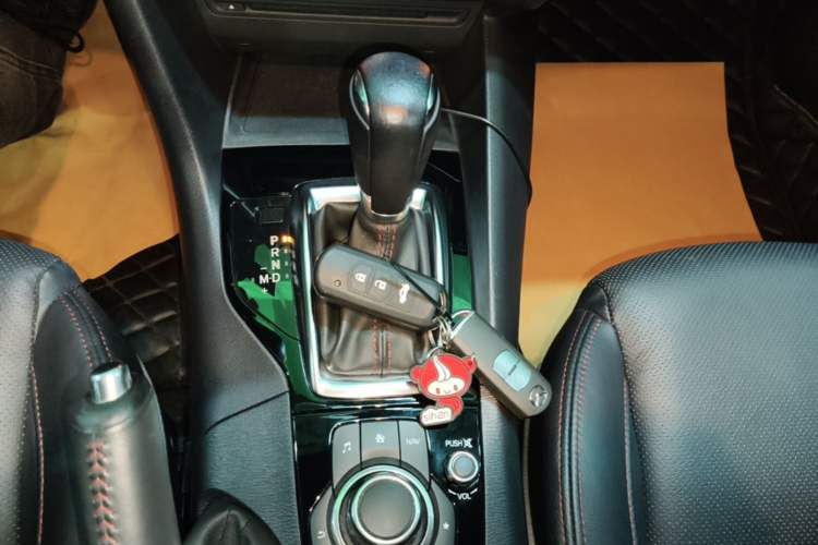 Used Mazda 3 Axela 2014 Hatchback 2.0L Automatic Sport Model Gear Lever