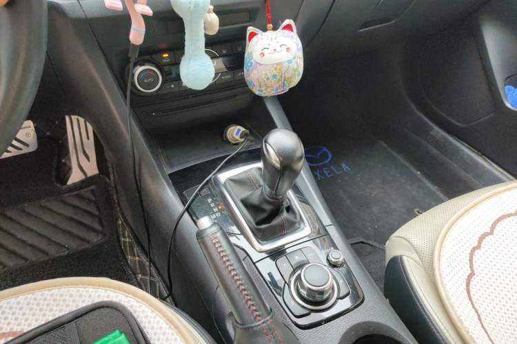 Used Mazda 3 Axela 2014 Sedan 2.0L Automatic Flagship Model Gear Lever