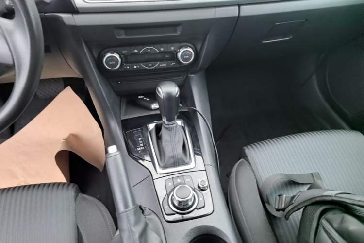Used Mazda 3 Axela 2014 Hatchback 1.5L Automatic Luxury Model Gear Lever