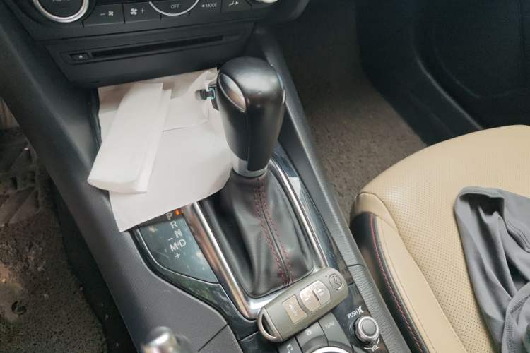 Used Mazda 3 Axela 2014 Sedan 2.0L Automatic Flagship Model Gear Lever