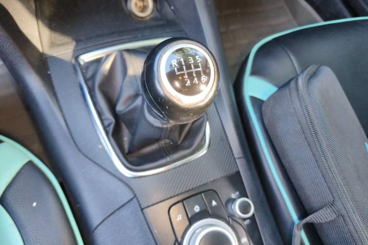 Used Mazda 3 Axela 2014 Sedan 1.5L Manual Comfort Model Gear Lever