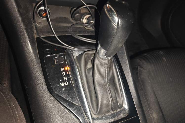 Used Mazda 3 Axela 2014 Sedan 1.5L Automatic Luxury Model Gear Lever