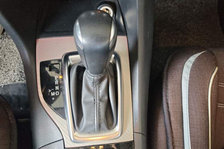Used Mazda 3 Axela 2014 Sedan 1.5L Automatic Comfort Model Gear Lever