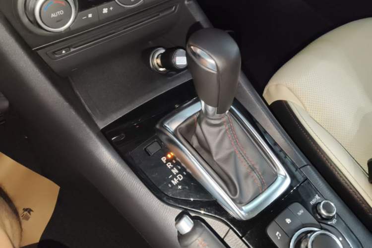 Used Mazda 3 Axela 2014 Sedan 2.0L Automatic Sport Model Gear Lever