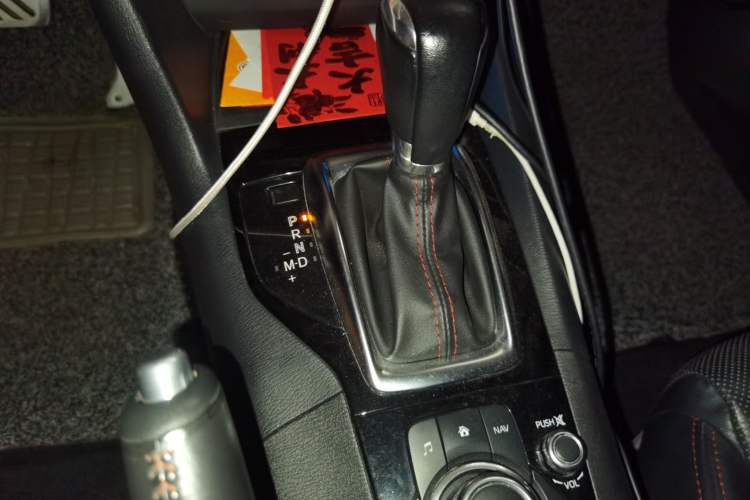 Used Mazda 3 Axela 2014 Hatchback 2.0L Automatic Flagship Model Gear Lever