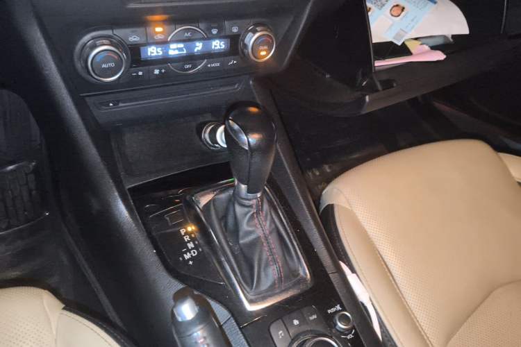 Used Mazda 3 Axela 2014 Sedan 2.0L Automatic Flagship Model Gear Lever