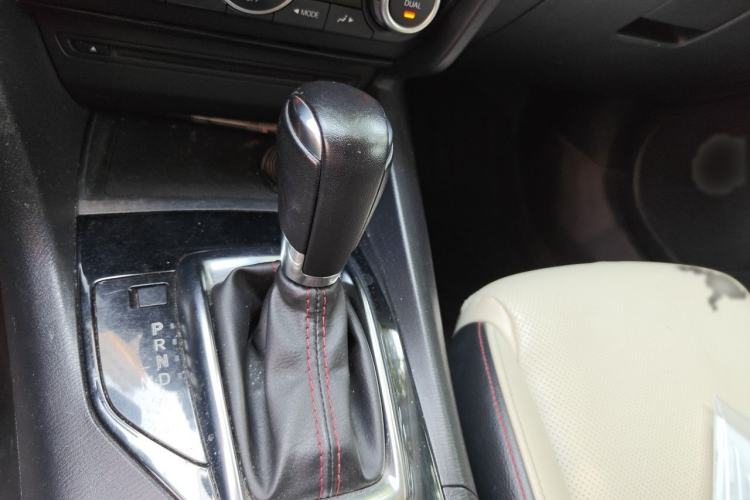 Used Mazda 3 Axela 2014 Sedan 2.0L Automatic Flagship Model Gear Lever