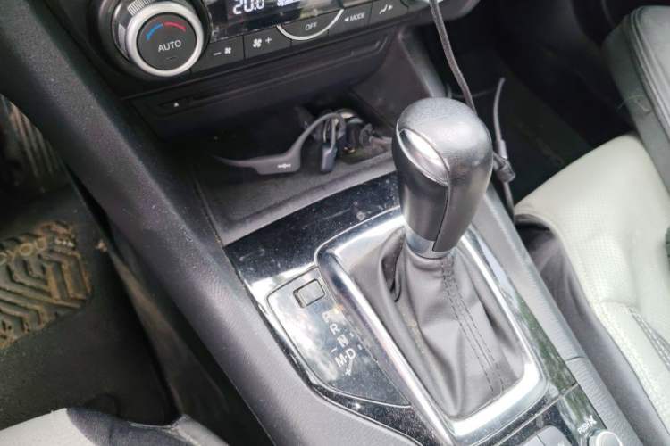 Used Mazda 3 Axela 2014 Sedan 1.5L Automatic Luxury Model Gear Lever