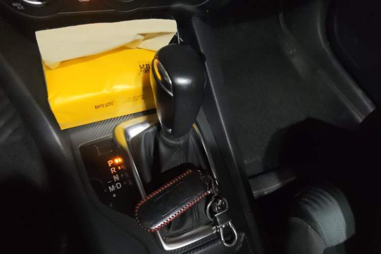 Used Mazda 3 Axela 2014 Sedan 1.5L Automatic Comfort Model Gear Lever
