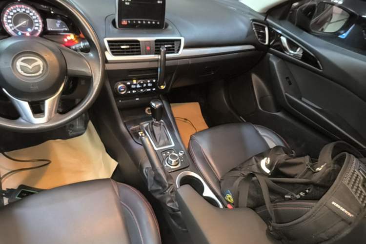 Used Mazda 3 Axela 2014 Sedan 1.5L Automatic Luxury Model Gear Lever